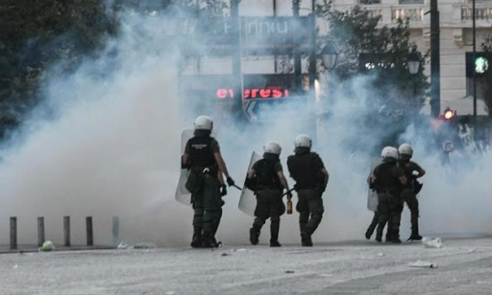 Σοκ από την έκθεση της ΕΛ.ΑΣ.: Οργανωμένη η επίθεση στο Σύνταγμα